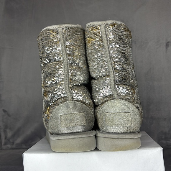 🔥🔥🔥UGG Sequins Sequin Embellishments Boots
Women's Size: 8🔥🔥🔥 - Picture 6 of 12